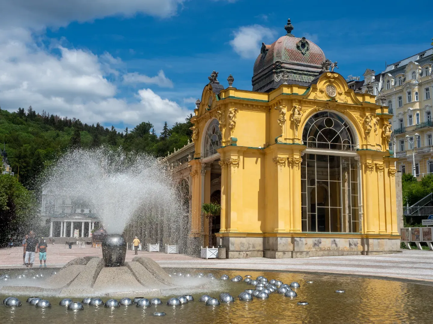 Průvodce Západní Čechy s dětmi: 32 výletů po kraji pramenů, hradů a nekonečných lesů náhled 3