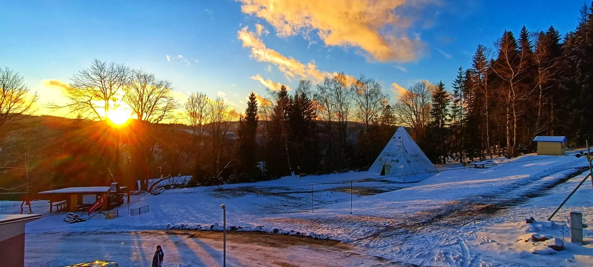 Zimní pobyt v Jizerkách pro rodiče s dětmi v Hotelu Peklo (pokoj s vlastním SZ) náhled 3
