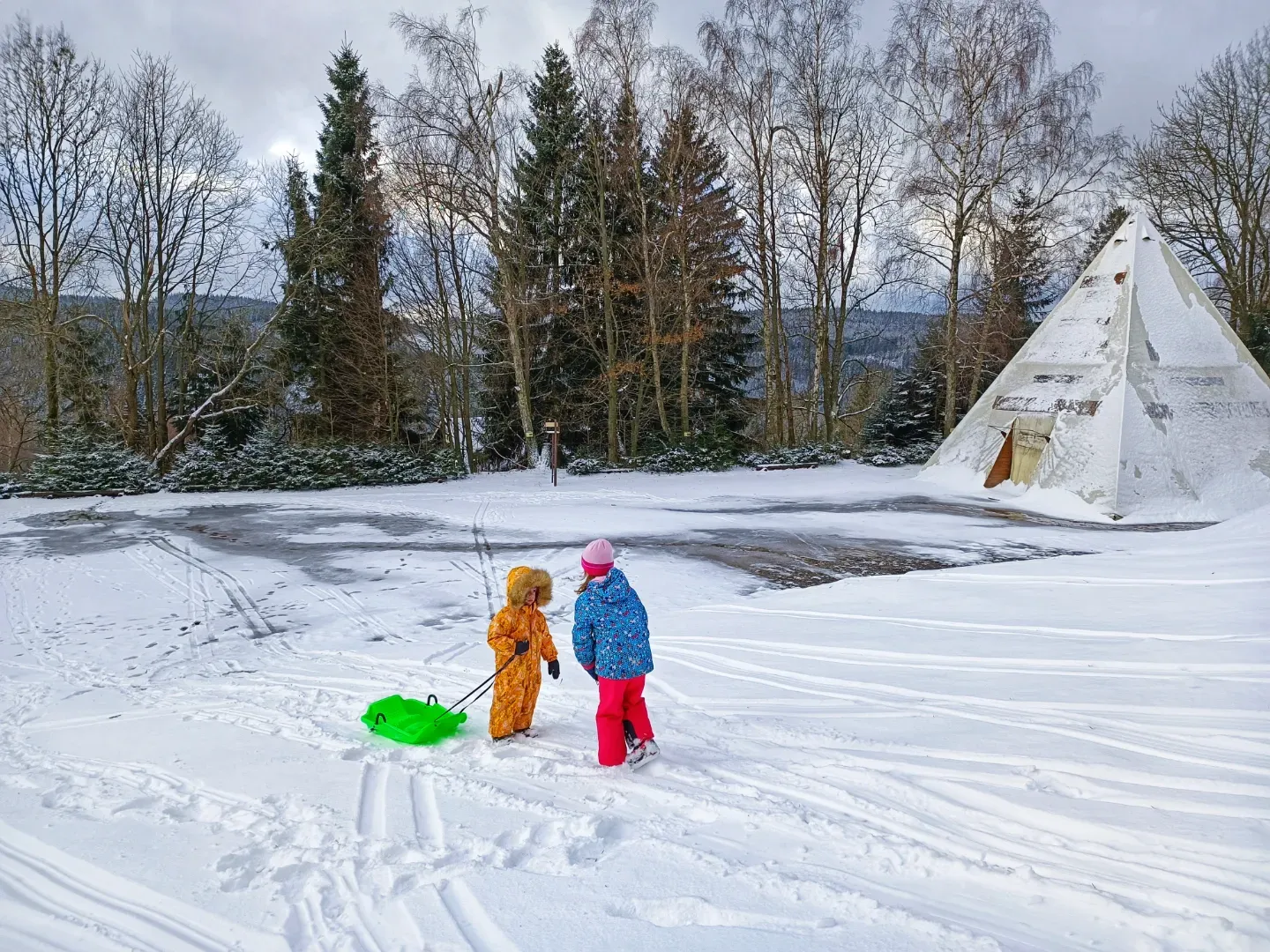 Zimní pobyt v Jizerkách pro rodiče s dětmi v Hotelu Peklo další obrázky