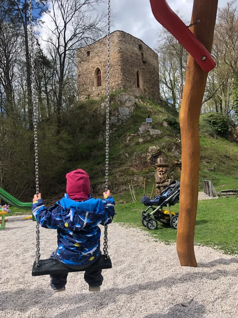 Průvodce Praha a okolí s dětmi: 31 výletů do hodiny jízdy od metropole další obrázky