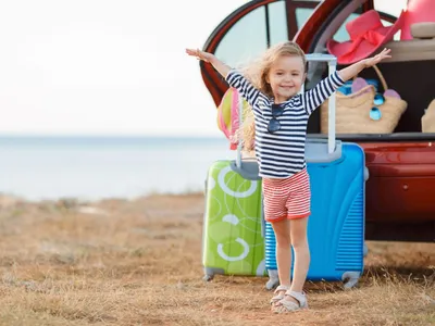 Cestování s dětmi bez stresu: Co sbalit na cesty autem, letadlem nebo vlakem?